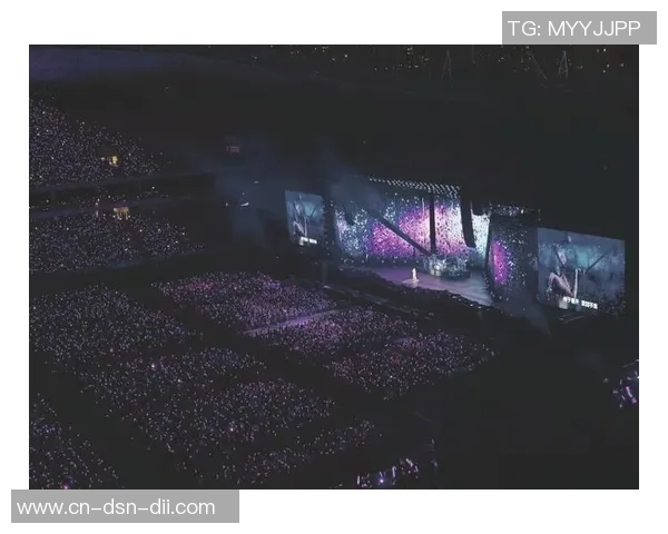 虹口足球场看台的独特魅力与球迷热情交融的精彩瞬间